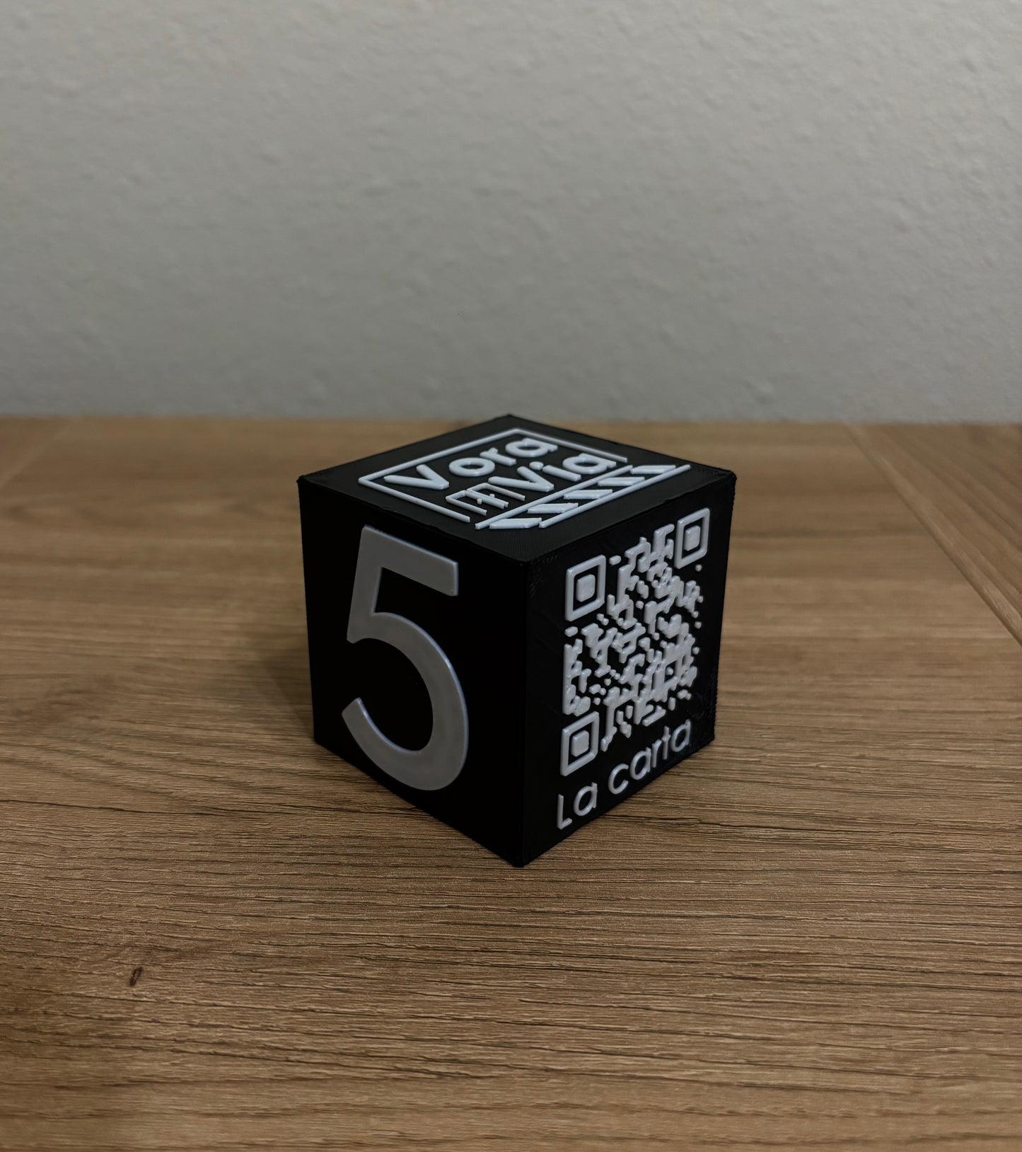 Cubo QR con Número de Mesa - Diseño Personalizado en 3D