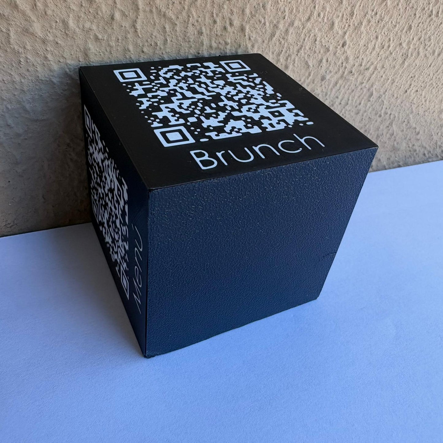 Cubo QR Multifunción - 4 códigos | Diseño Personalizado en 3D
