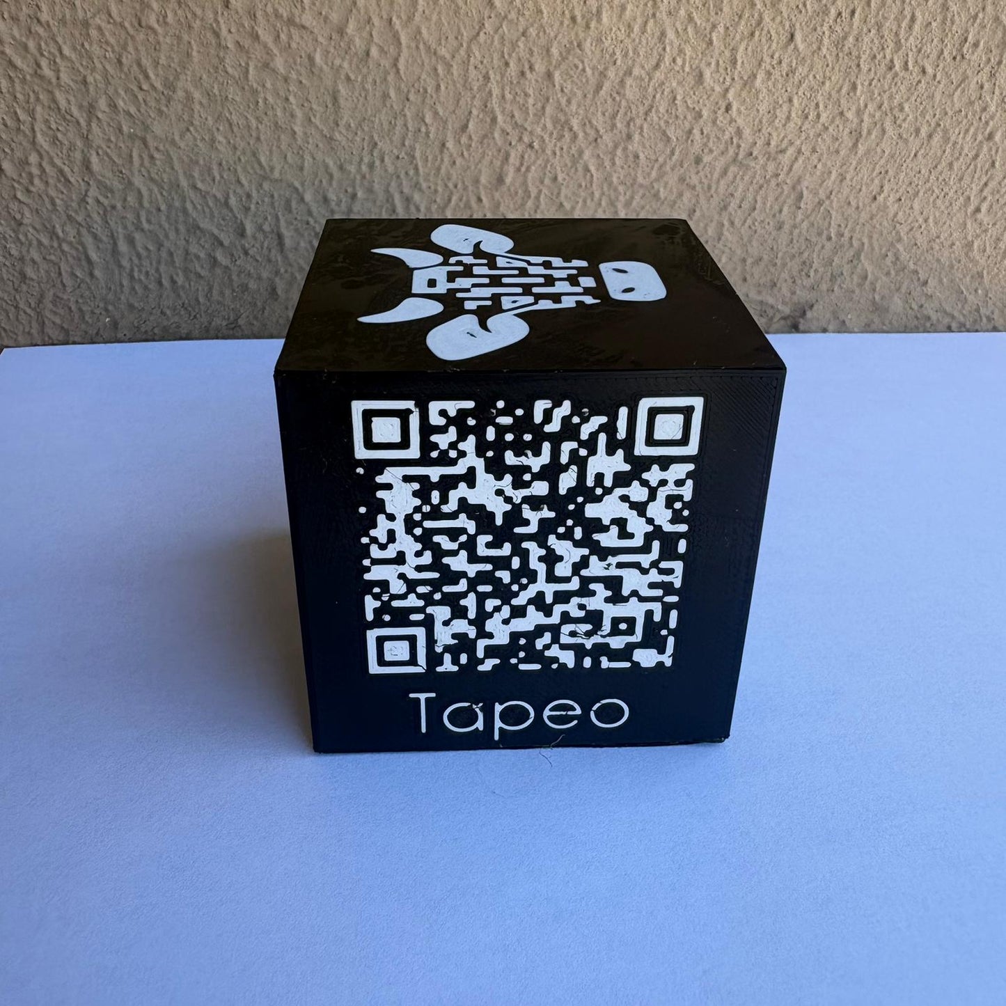 Cubo QR Multifunción - 4 códigos | Diseño Personalizado en 3D