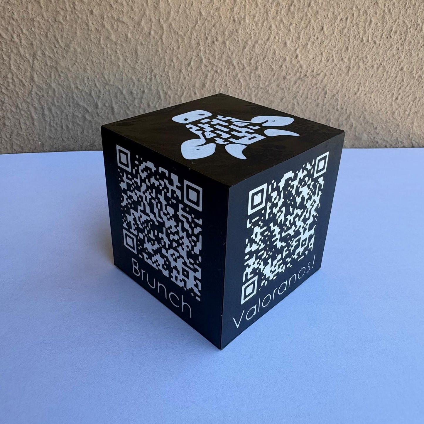 Cubo QR Multifunción - 4 códigos | Diseño Personalizado en 3D
