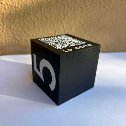 Cubo QR con Número de Mesa | Diseño Personalizado en 3D